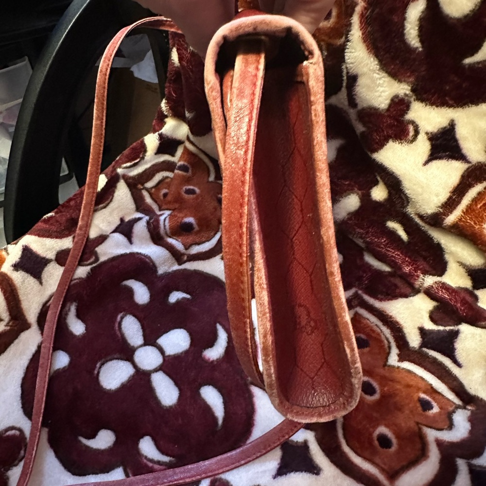 Dior vintage crossbody. In great shape. Beautiful red. - Picture 3 of 10